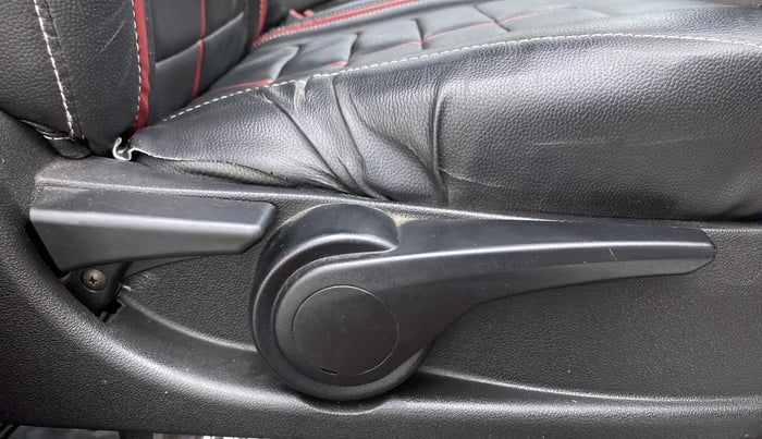 2017 Tata Tiago XZ 1.2 REVOTRON, Petrol, Manual, 62,161 km, Driver Side Adjustment Panel