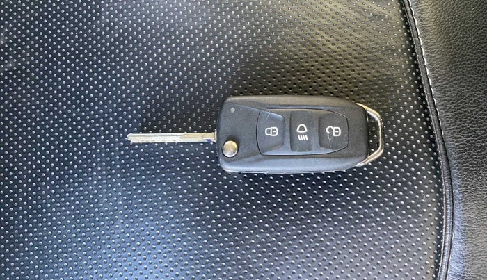2021 Tata NEXON XMA PETROL, Petrol, Automatic, 2,523 km, Key Close Up
