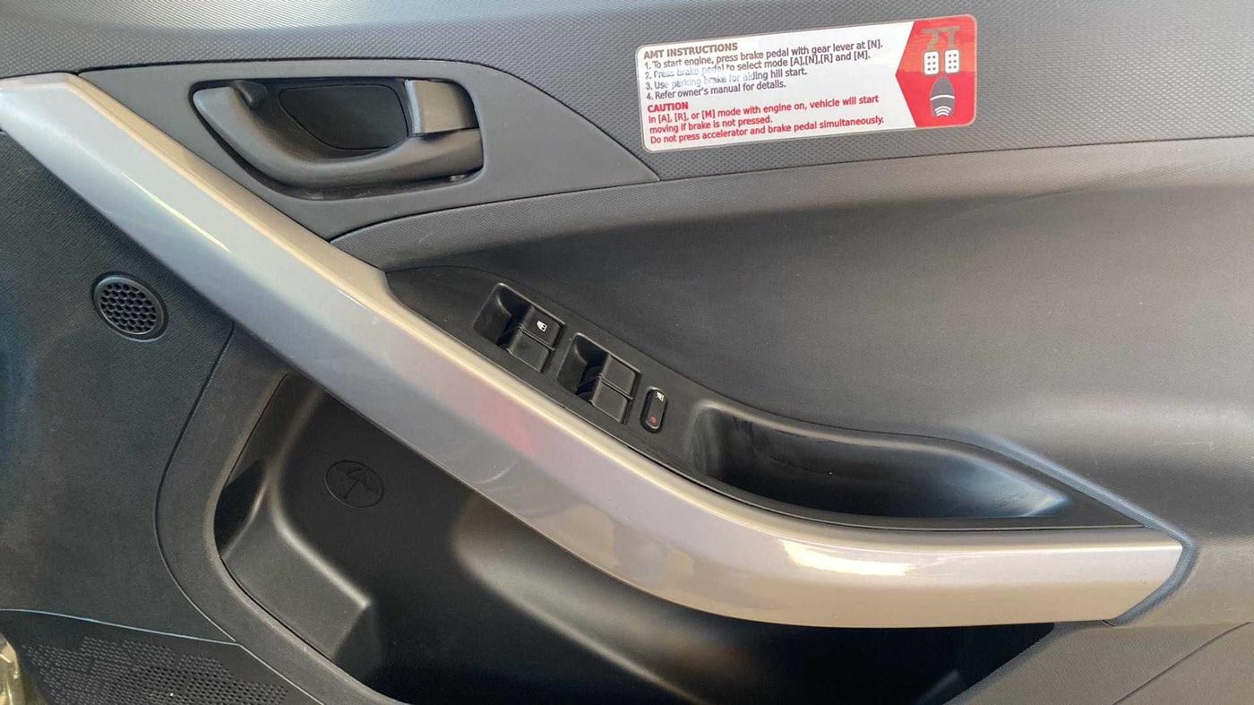 2021 Tata NEXON XMA PETROL, Petrol, Automatic, 2,523 km, Driver Side Door Panels Control
