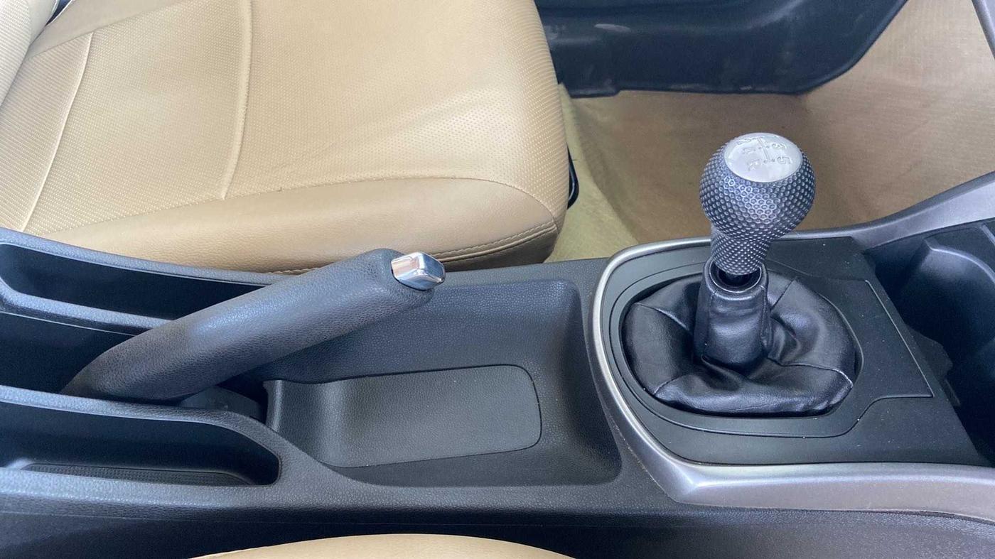 2015 Honda City 1.5L I-VTEC V MT, Petrol, Manual, 89,114 km, Gear Lever