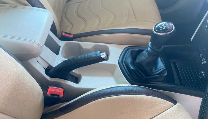 2022 Mahindra XUV300 W6 1.2 PETROL, Petrol, Manual, 15,440 km, Gear Lever