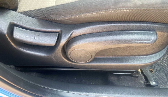 2018 Hyundai Elite i20 ASTA 1.2 (O), Petrol, Manual, 20,379 km, Driver Side Adjustment Panel