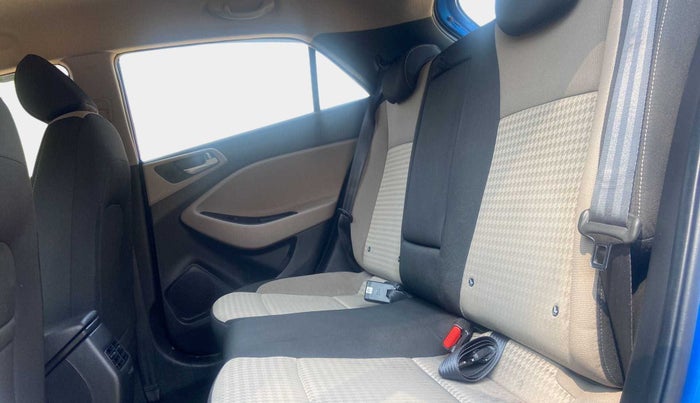 2018 Hyundai Elite i20 ASTA 1.2 (O), Petrol, Manual, 20,379 km, Right Side Rear Door Cabin