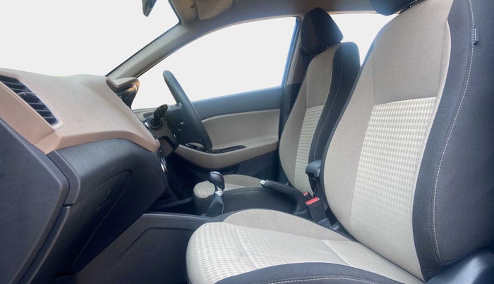 2018 Hyundai Elite i20 ASTA 1.2 (O), Petrol, Manual, 20,379 km, Right Side Front Door Cabin