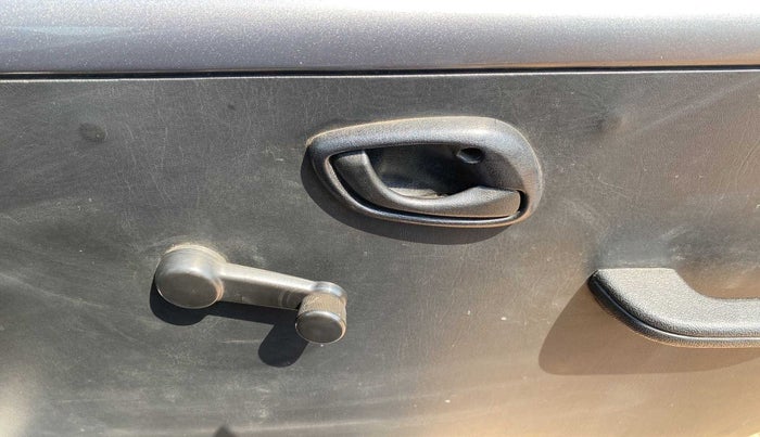 2018 Maruti Eeco 5 STR WITH A/C+HTR, Petrol, Manual, 61,439 km, Driver Side Door Panels Control