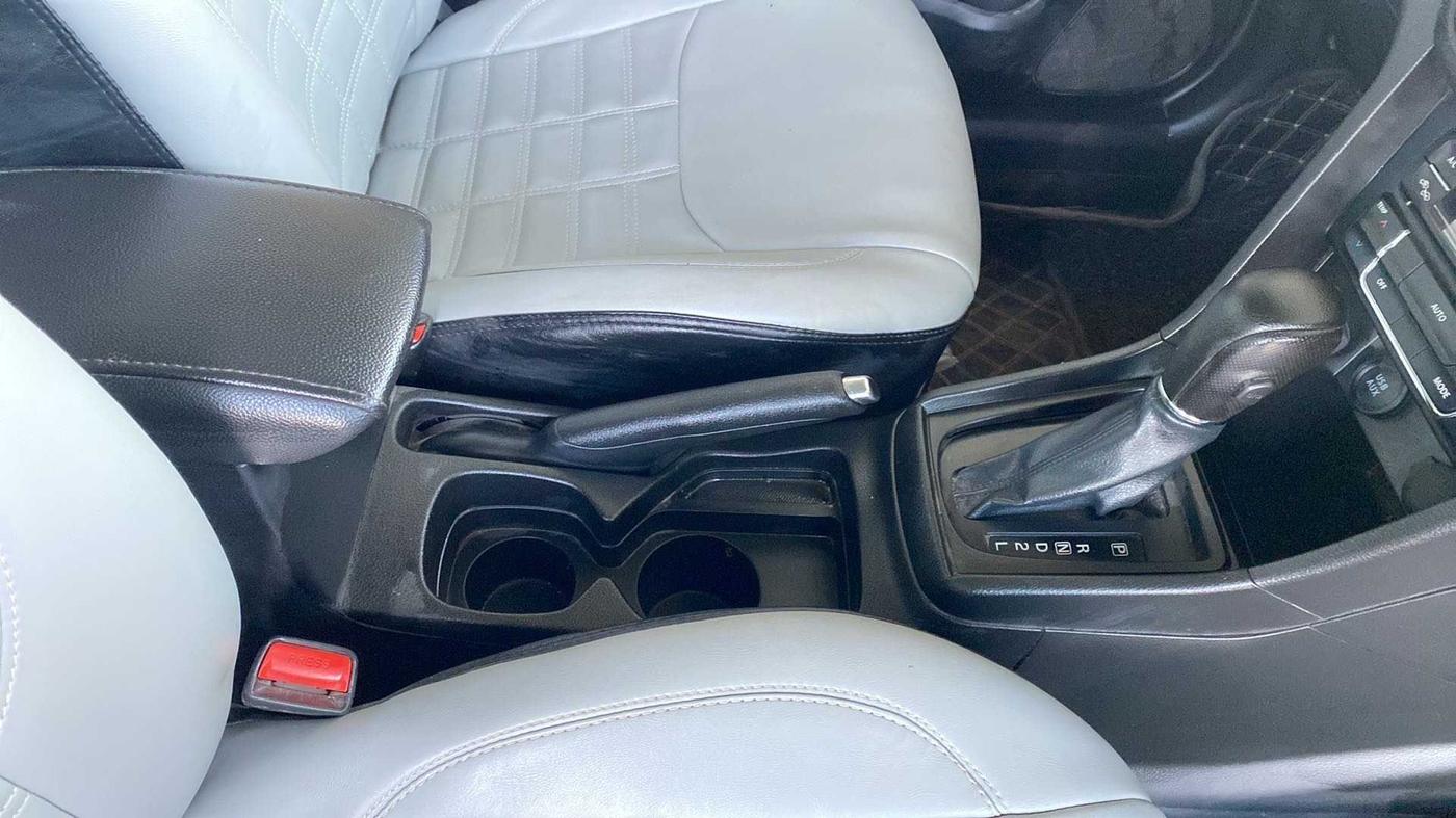 2021 Toyota URBAN CRUISER PREMIUM GRADE AT, Petrol, Automatic, 20,317 km, Gear Lever