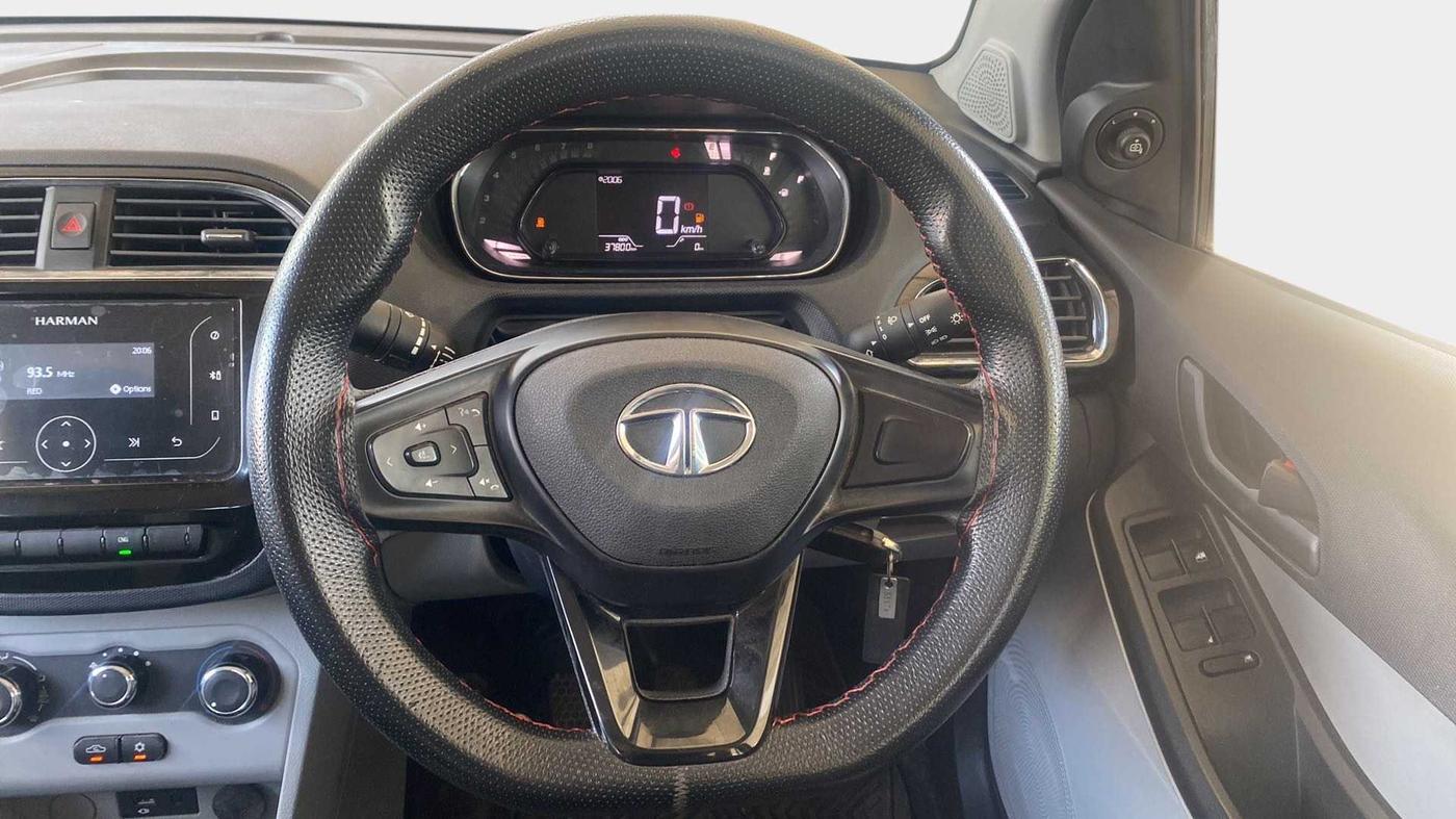 2022 Tata Tiago XT CNG, CNG, Manual, 37,865 km, Steering Wheel Close Up