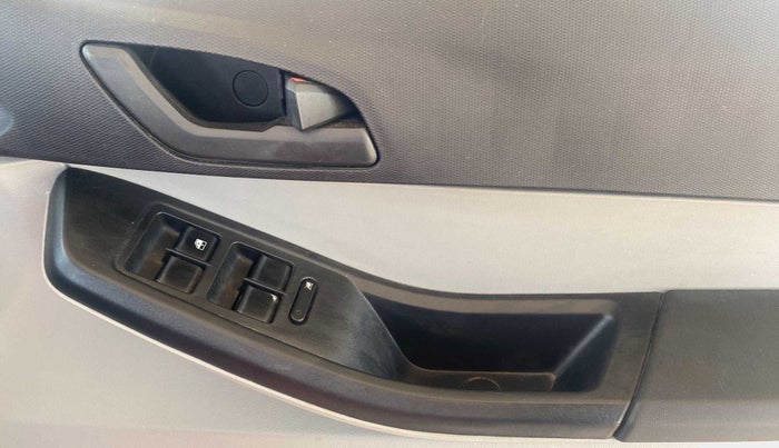 2022 Tata Tiago XT CNG, CNG, Manual, 37,865 km, Driver Side Door Panels Control