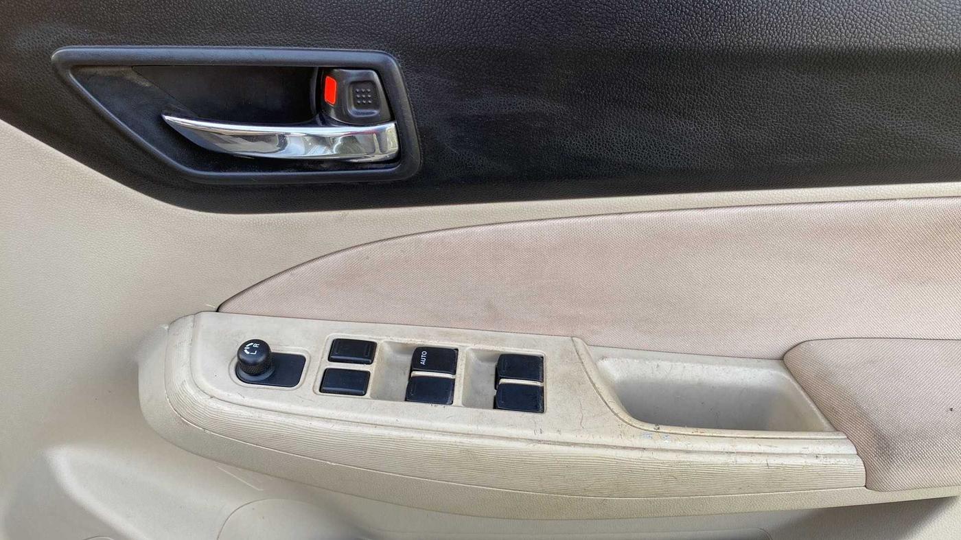 2018 Maruti Dzire VXI, Petrol, Manual, 54,756 km, Driver Side Door Panels Control