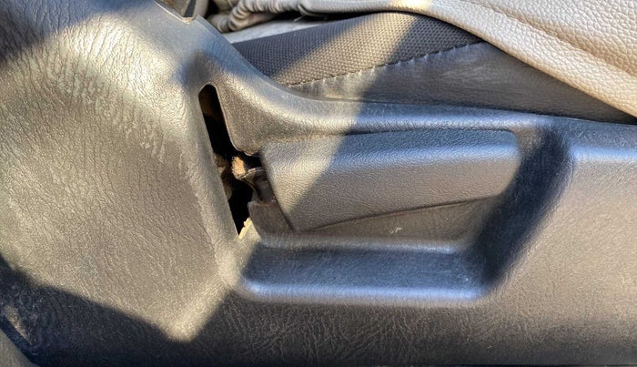 2021 Maruti Alto VXI, Petrol, Manual, 38,839 km, Driver Side Adjustment Panel