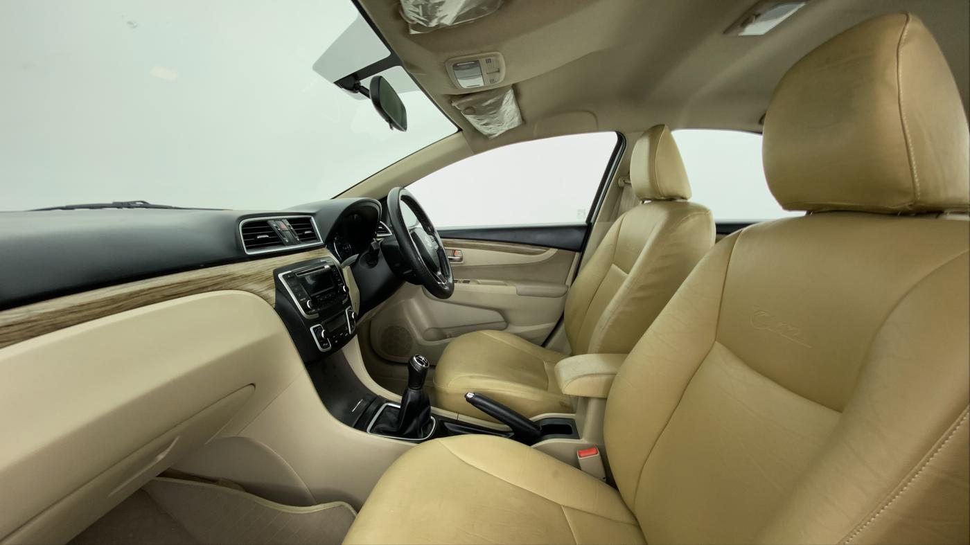 2019 Maruti Ciaz DELTA 1.5 SHVS VVT MT, Petrol, Manual, 70,084 km, Right Side Front Door Cabin