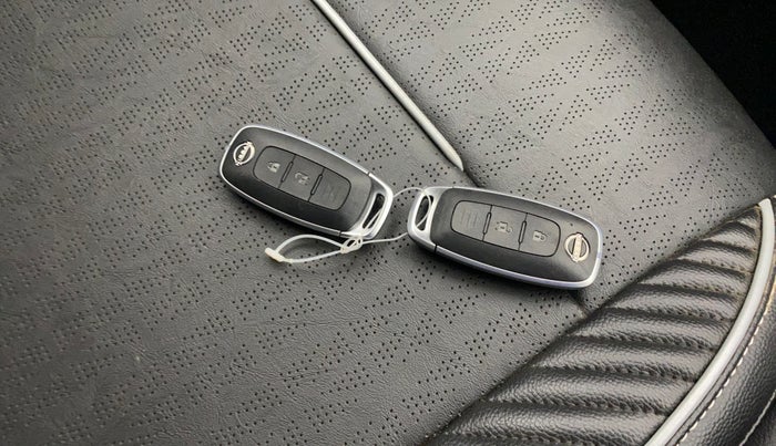 2025 Nissan MAGNITE N-Connecta B4D 1.0 Petrol MT, Petrol, Manual, 234 km, Key Close Up