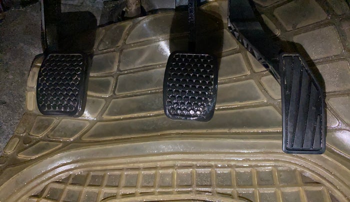 2017 Maruti Alto 800 LXI, Petrol, Manual, 68,483 km, Pedals