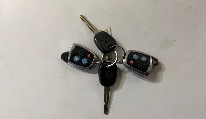 2017 Maruti Alto 800 LXI, Petrol, Manual, 68,483 km, Key Close Up