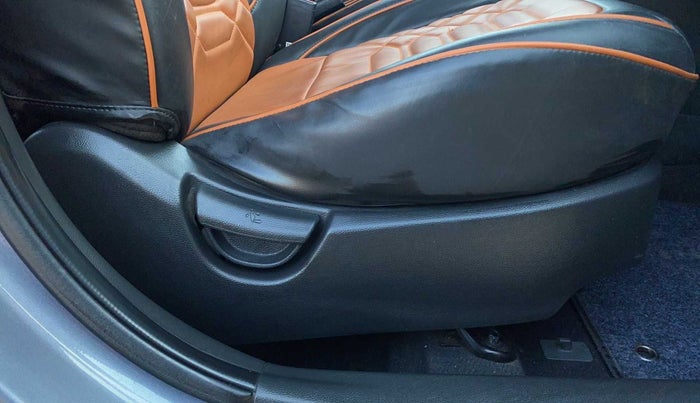 2017 Hyundai Grand i10 SPORTZ (O) 1.2 KAPPA VTVT, Petrol, Manual, 75,797 km, Driver Side Adjustment Panel