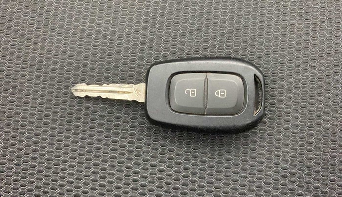 2020 Renault TRIBER RXT, Petrol, Manual, 19,553 km, Key Close Up