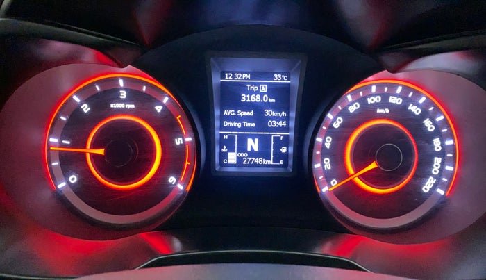 2022 Mahindra XUV300 W8 (O) 1.5 DIESEL, Diesel, Manual, 27,747 km, Odometer Image