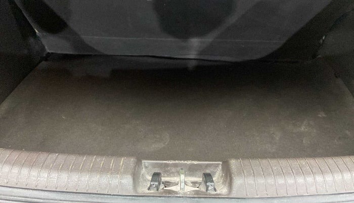 2011 Hyundai i20 MAGNA 1.2, Petrol, Manual, 34,207 km, Boot Inside