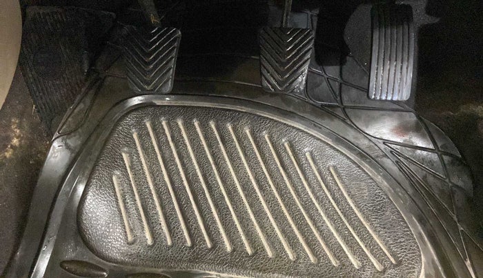 2011 Hyundai i20 MAGNA 1.2, Petrol, Manual, 34,207 km, Pedals