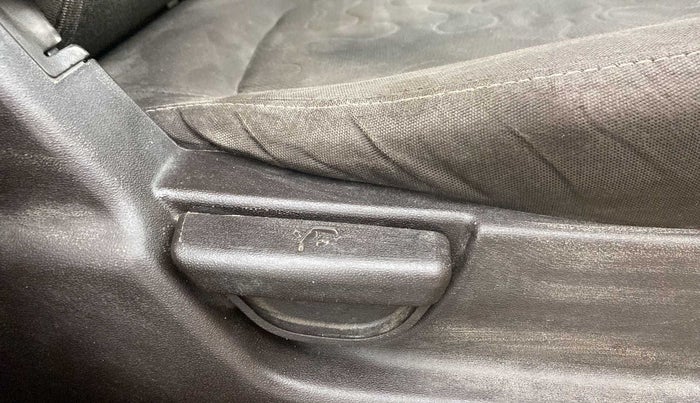 2011 Hyundai i20 MAGNA 1.2, Petrol, Manual, 34,207 km, Driver Side Adjustment Panel