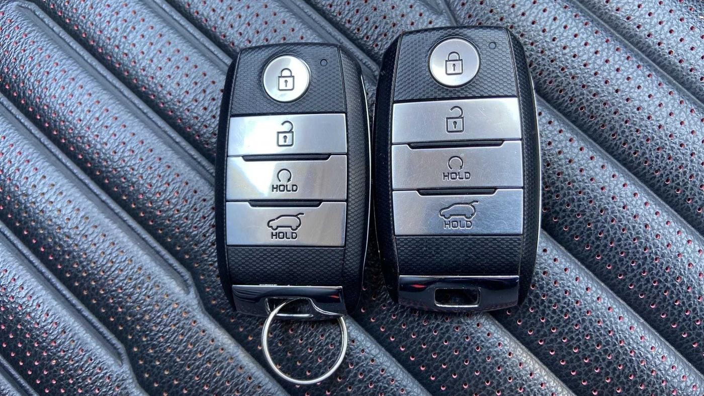 2020 KIA SONET GTX PLUS 1.0 IMT, Petrol, Manual, 34,003 km, Key Close Up