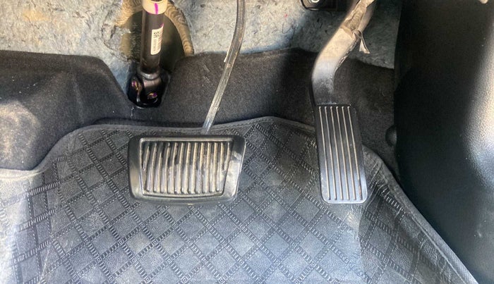 2022 Hyundai ALCAZAR 2.0 SIGNATURE (O) AT 7STR, Petrol, Automatic, 11,009 km, Pedals