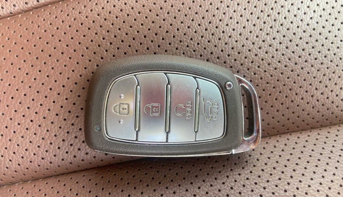 2022 Hyundai ALCAZAR 2.0 SIGNATURE (O) AT 7STR, Petrol, Automatic, 11,009 km, Key Close Up