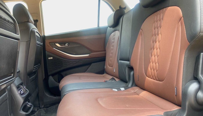 2022 Hyundai ALCAZAR 2.0 SIGNATURE (O) AT 7STR, Petrol, Automatic, 11,009 km, Right Side Rear Door Cabin