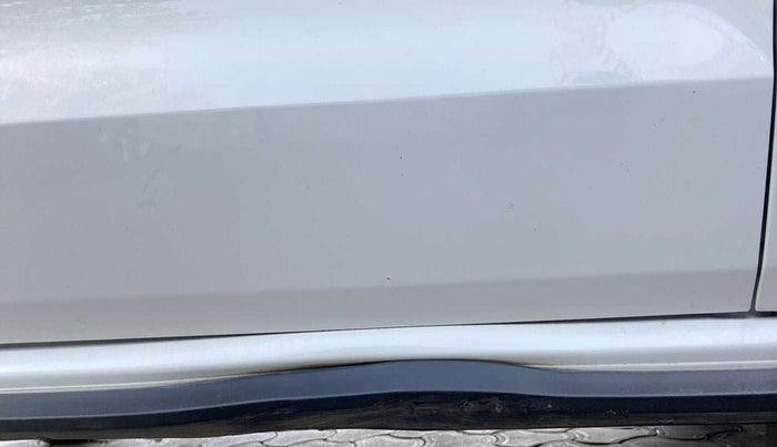 2021 Volkswagen Polo TRENDLINE 1.0L, Petrol, Manual, 29,638 km, Right running board - Slightly dented