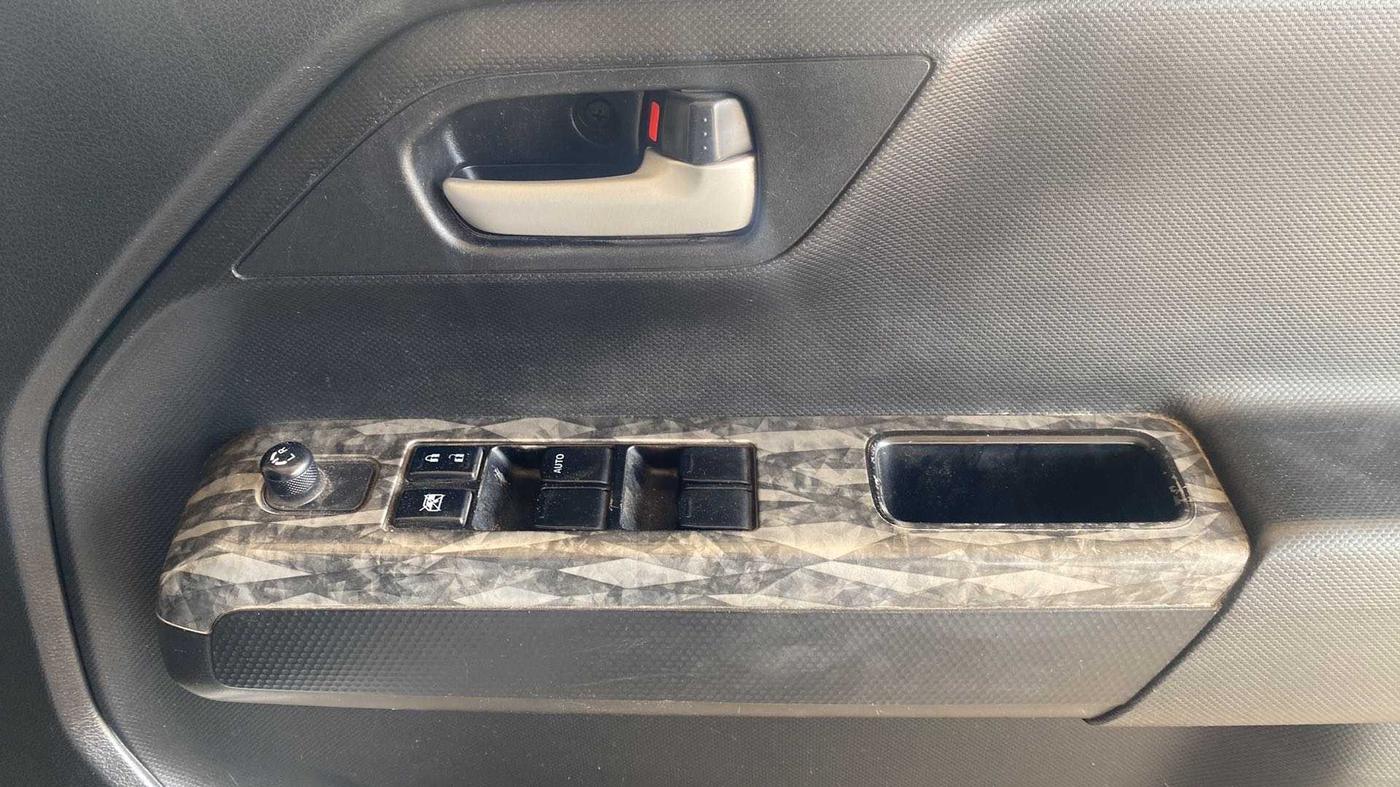 2020 Maruti New Wagon-R VXI (O) 1.2 AMT, CNG, Automatic, 38,720 km, Driver Side Door Panels Control