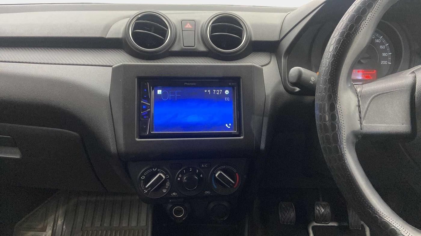 2021 Maruti Swift LXI, Petrol, Manual, 17,273 km, Air Conditioner
