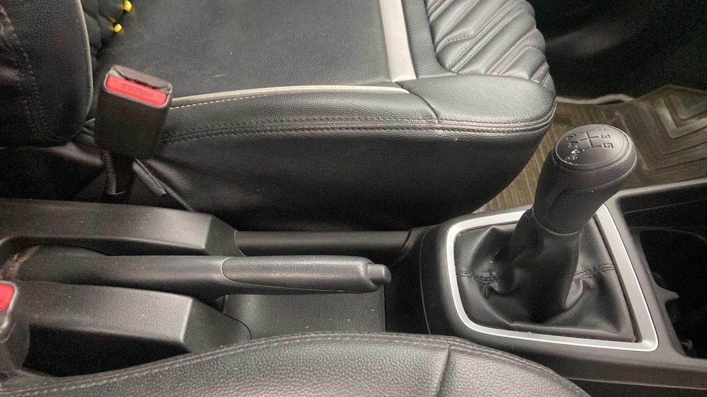 2021 Maruti Swift LXI, Petrol, Manual, 17,273 km, Gear Lever