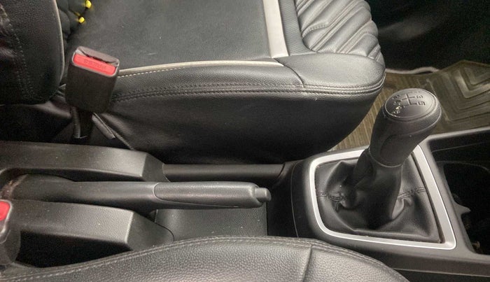 2021 Maruti Swift LXI, Petrol, Manual, 17,273 km, Gear Lever