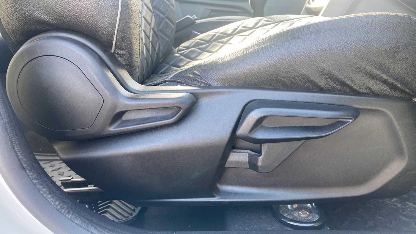 2021 Tata Tiago XZ PLUS DUAL TONE PETROL, Petrol, Manual, 12,519 km, Driver Side Adjustment Panel