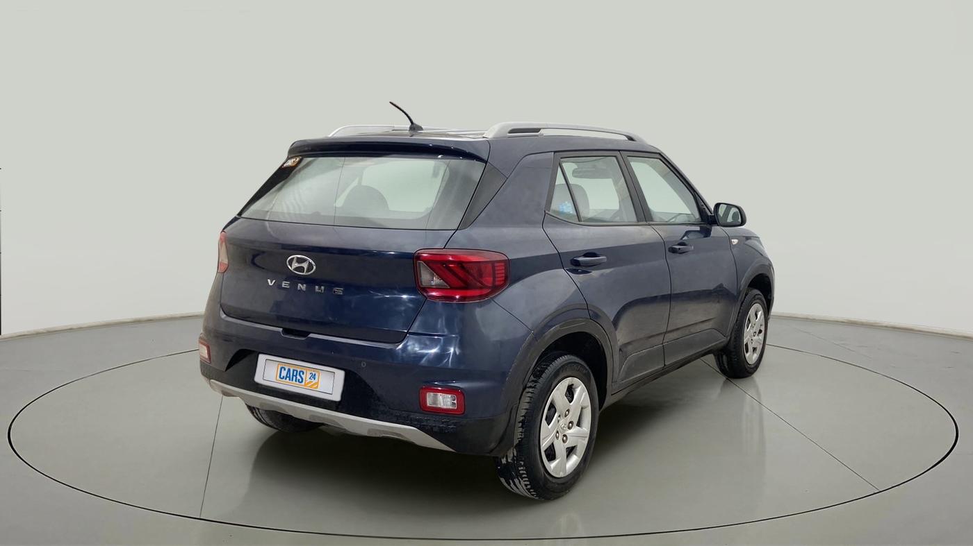 2020 Hyundai VENUE S 1.2, Petrol, Manual, 26,467 km, Right Back Diagonal