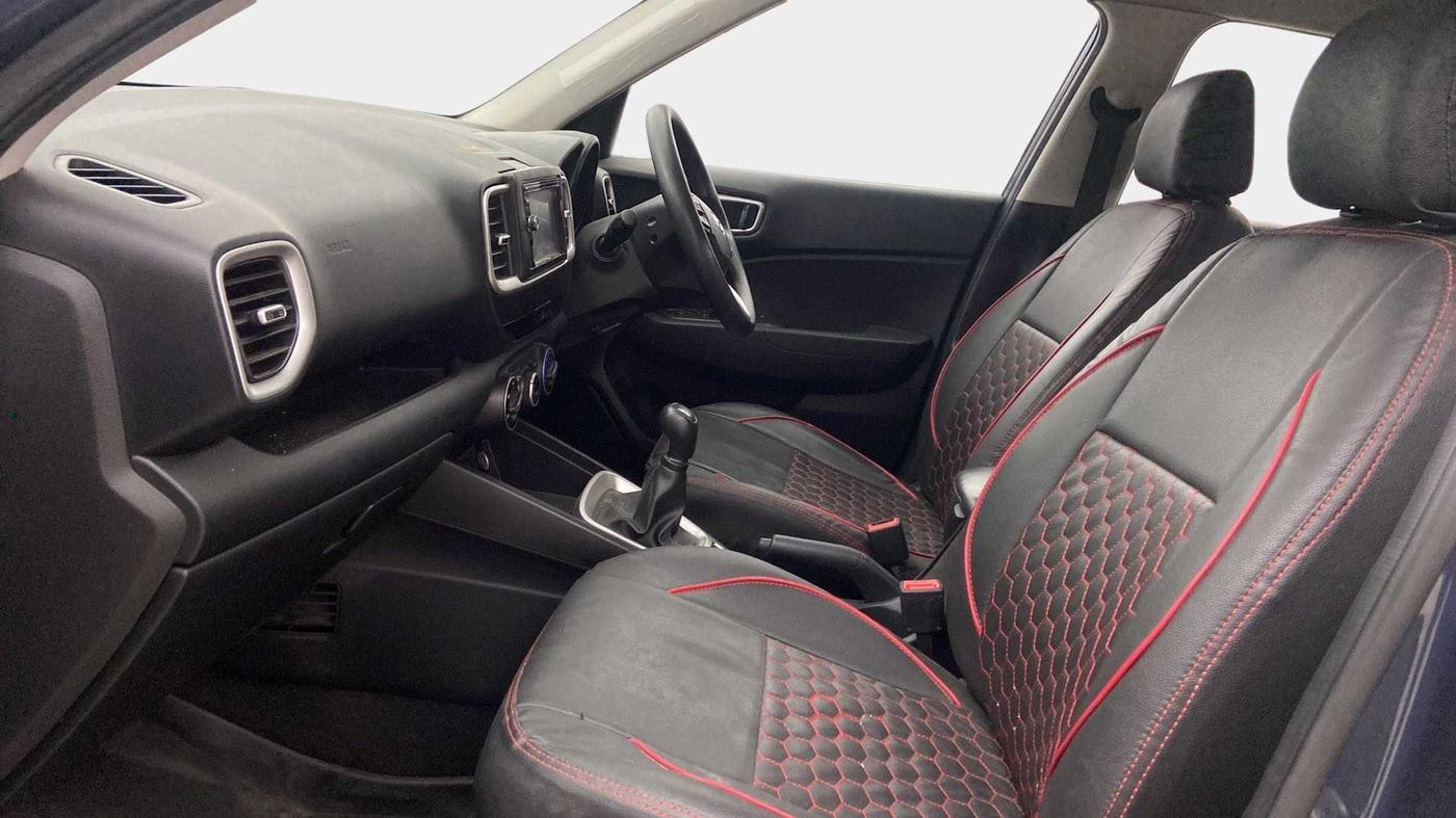 2020 Hyundai VENUE S 1.2, Petrol, Manual, 26,467 km, Right Side Front Door Cabin