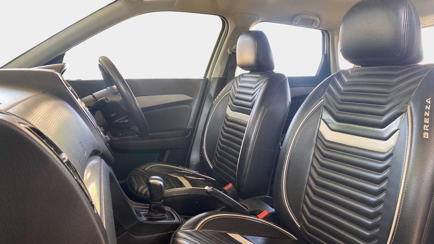2019 Maruti Vitara Brezza ZDI AMT, Diesel, Automatic, 81,453 km, Right Side Front Door Cabin