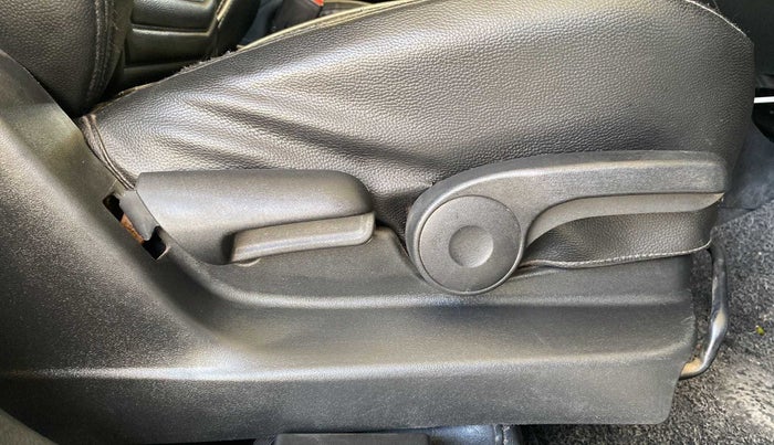 2019 Maruti Vitara Brezza ZDI AMT, Diesel, Automatic, 81,453 km, Driver Side Adjustment Panel