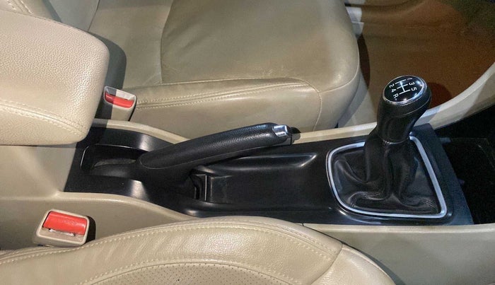 2018 Maruti Ciaz ALPHA 1.5 SHVS PETROL, Petrol, Manual, 91,060 km, Gear Lever