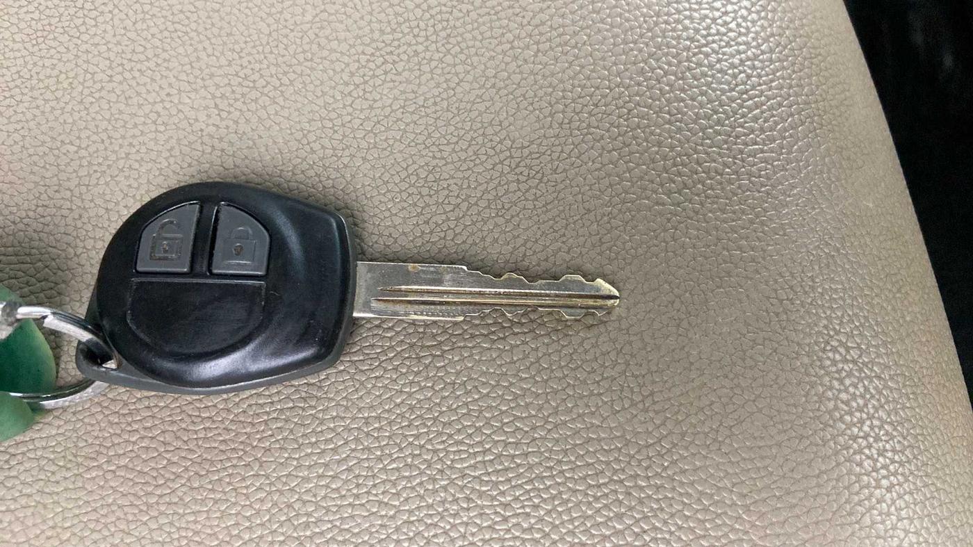 2015 Maruti Swift Dzire VXI, Petrol, Manual, 34,362 km, Key Close Up