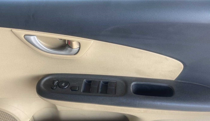 2015 Honda Brio VX AT, Petrol, Automatic, 54,174 km, Driver Side Door Panels Control