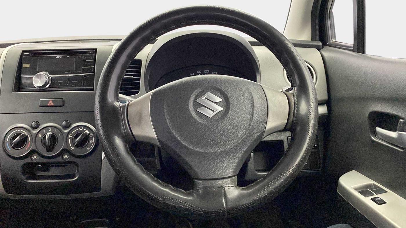 2012 Maruti Wagon R 1.0 LXI, Petrol, Manual, 32,972 km, Steering Wheel Close Up