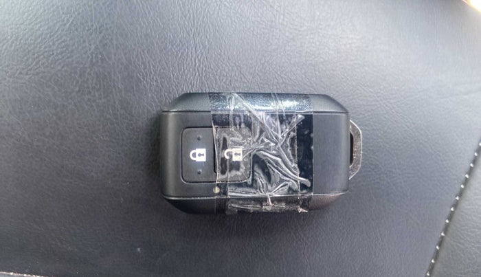 2022 Toyota Glanza G, Petrol, Manual, 17,067 km, Key Close Up