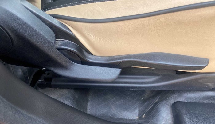 2022 Toyota Glanza G, Petrol, Manual, 17,067 km, Driver Side Adjustment Panel