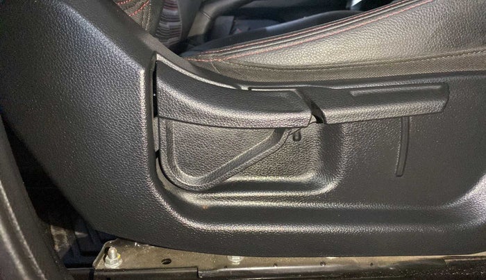 2020 KIA SONET GTX PLUS 1.0 DCT, Petrol, Automatic, 22,903 km, Driver Side Adjustment Panel