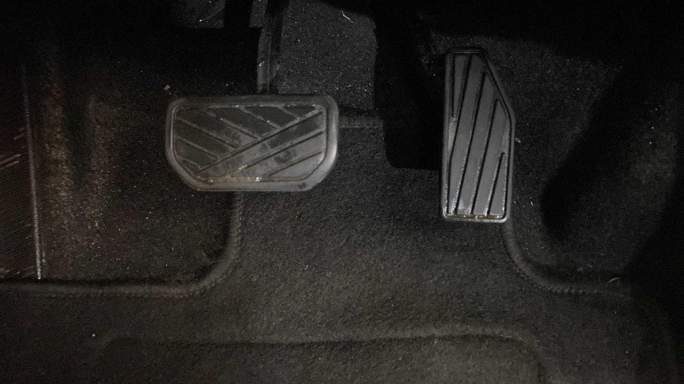 2017 Maruti Baleno ZETA CVT PETROL 1.2, Petrol, Automatic, 24,813 km, Pedals