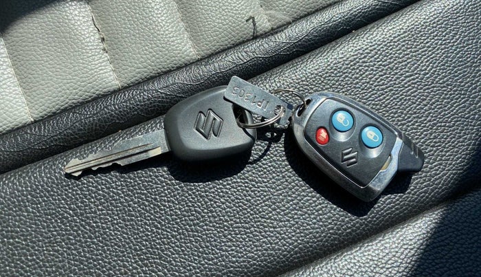 2018 Maruti Alto 800 LXI, Petrol, Manual, 11,232 km, Key Close Up