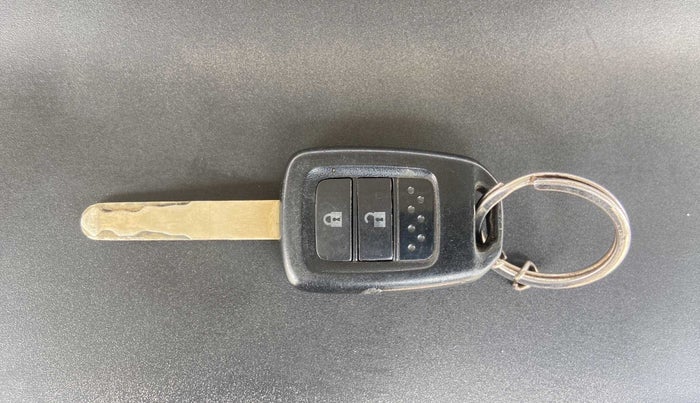 2017 Honda Jazz 1.2L I-VTEC SV, Petrol, Manual, 1,10,679 km, Key Close Up