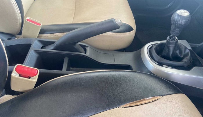 2017 Honda Jazz 1.2L I-VTEC SV, Petrol, Manual, 1,10,679 km, Gear Lever