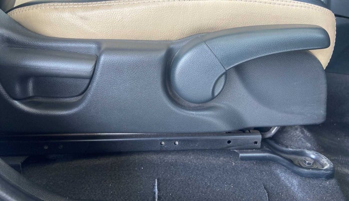 2017 Honda Jazz 1.2L I-VTEC SV, Petrol, Manual, 1,10,679 km, Driver Side Adjustment Panel